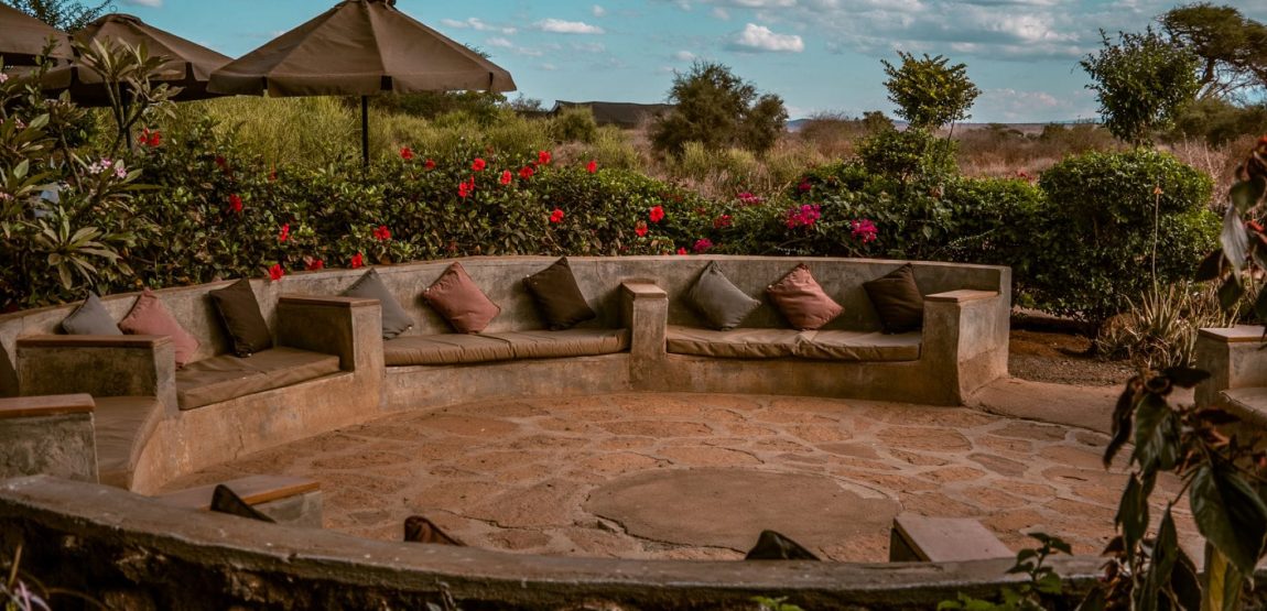 IM_KE_AMB_Tulia-Amboseli-Safari-Camp_Seating-outside