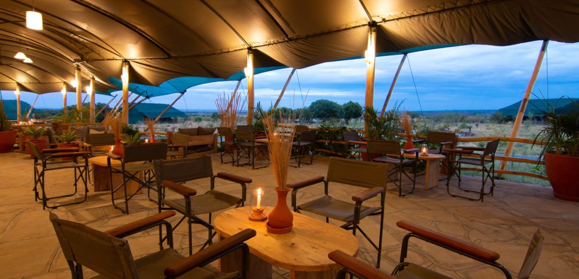 IM_KE_MAR_Mara-Maisha-Camp_Bar-sundowner-scaled