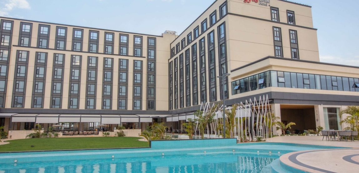 IM_KE_NAI_Argyle-Grand-Hotel_Outside-main-building-scaled